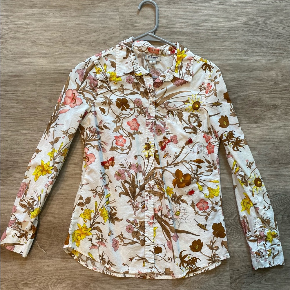 Old Navy Liberty inspired floral white pink yellow camel button down shirt top